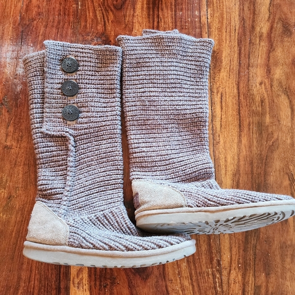 UGG - Picture 3 of 4